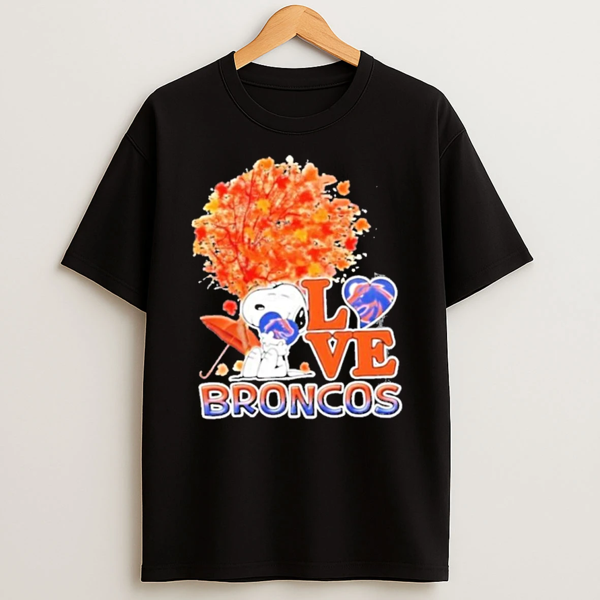 2025 Peanuts Snoopy Hug Heart I Love Boise State Broncos Tshirt Hoodie