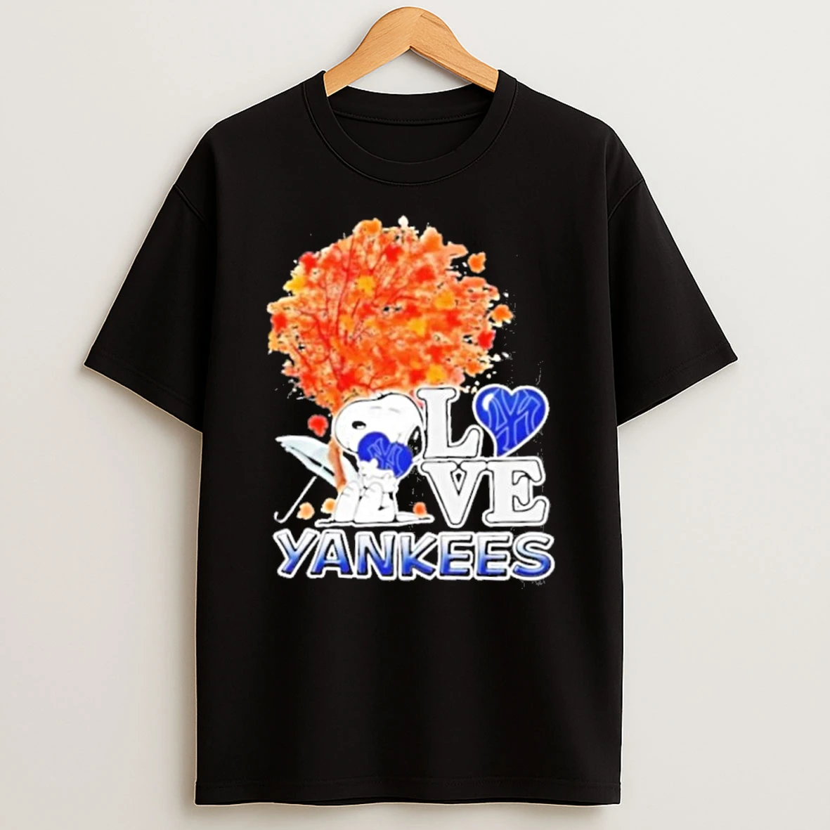 2025 Peanuts Snoopy Hug Heart I Love New York Yankees Tshirt Hoodie