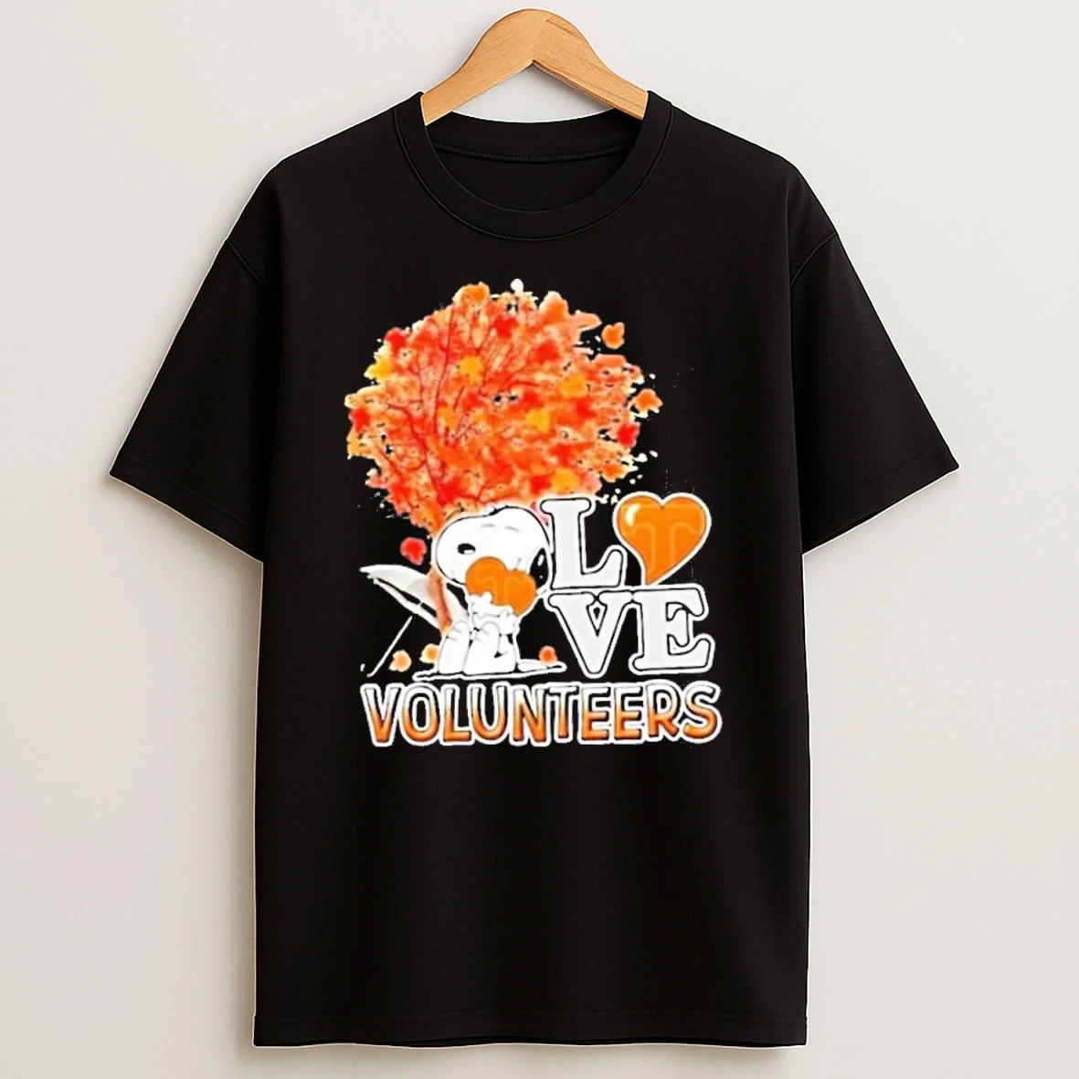 2025 Peanuts Snoopy Hug Heart I Love Tennessee Volunteers Tshirt Hoodie