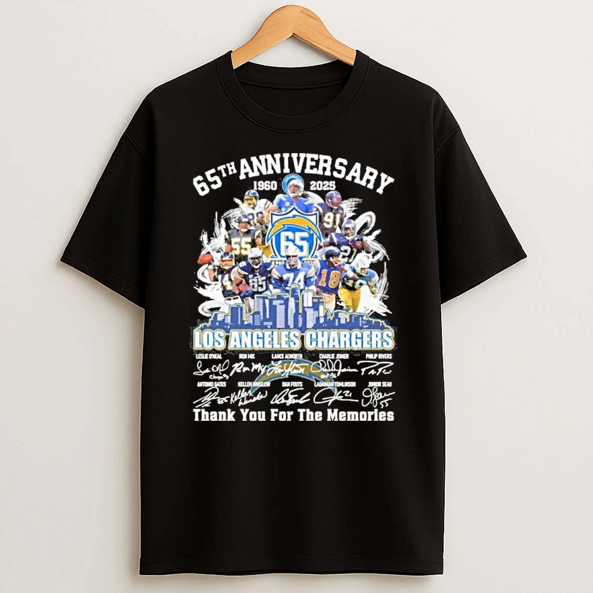 65th Anniversary 1960 2025 Los Angeles Chargers Teams Signatures Tshirt Hoodie