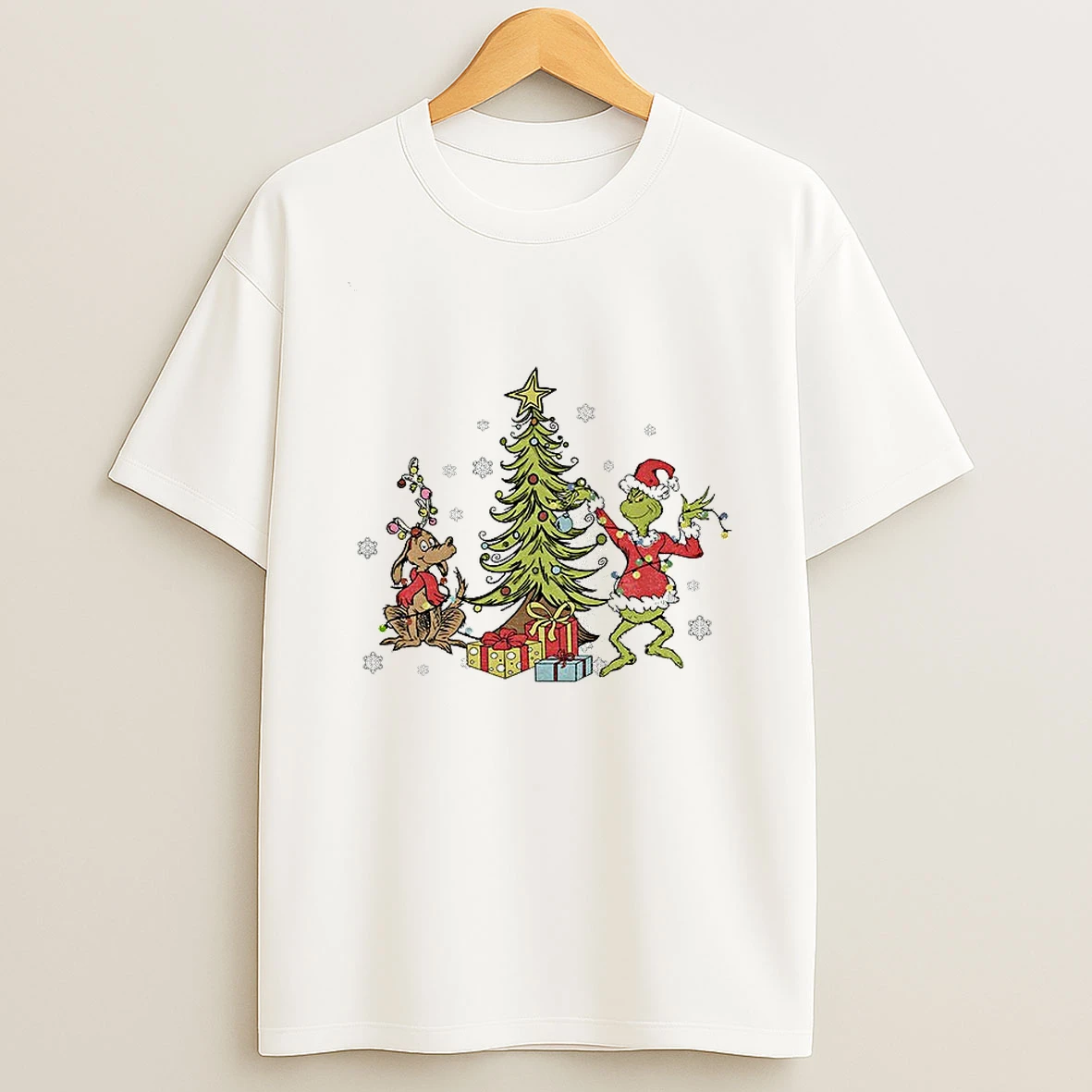 Grinch And Max Santa Hat Christmas Tree Merry Christmas Tshirt Hoodie