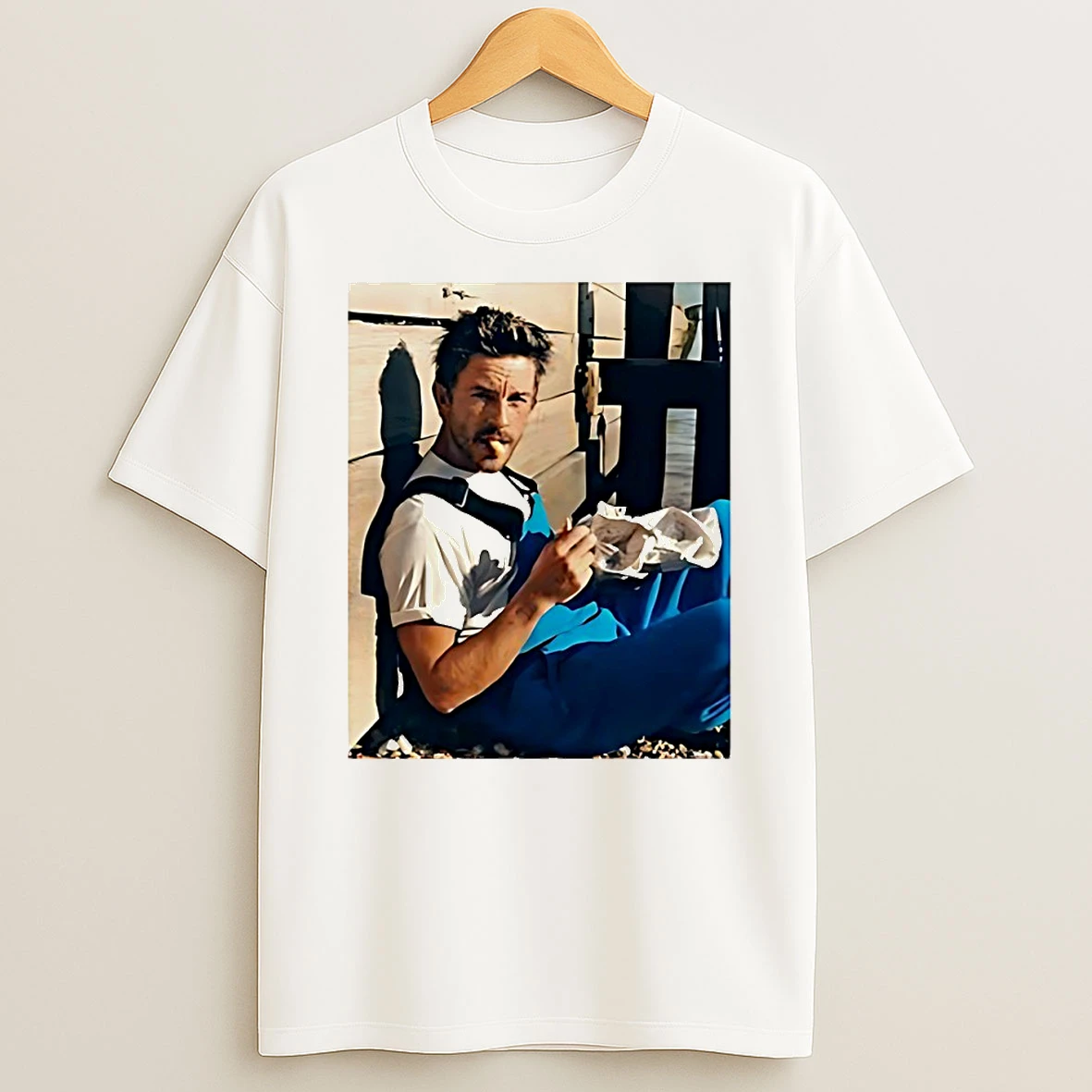 Jonathan Bailey Peoples Sexiest Man Alive Circle Tshirt Hoodie
