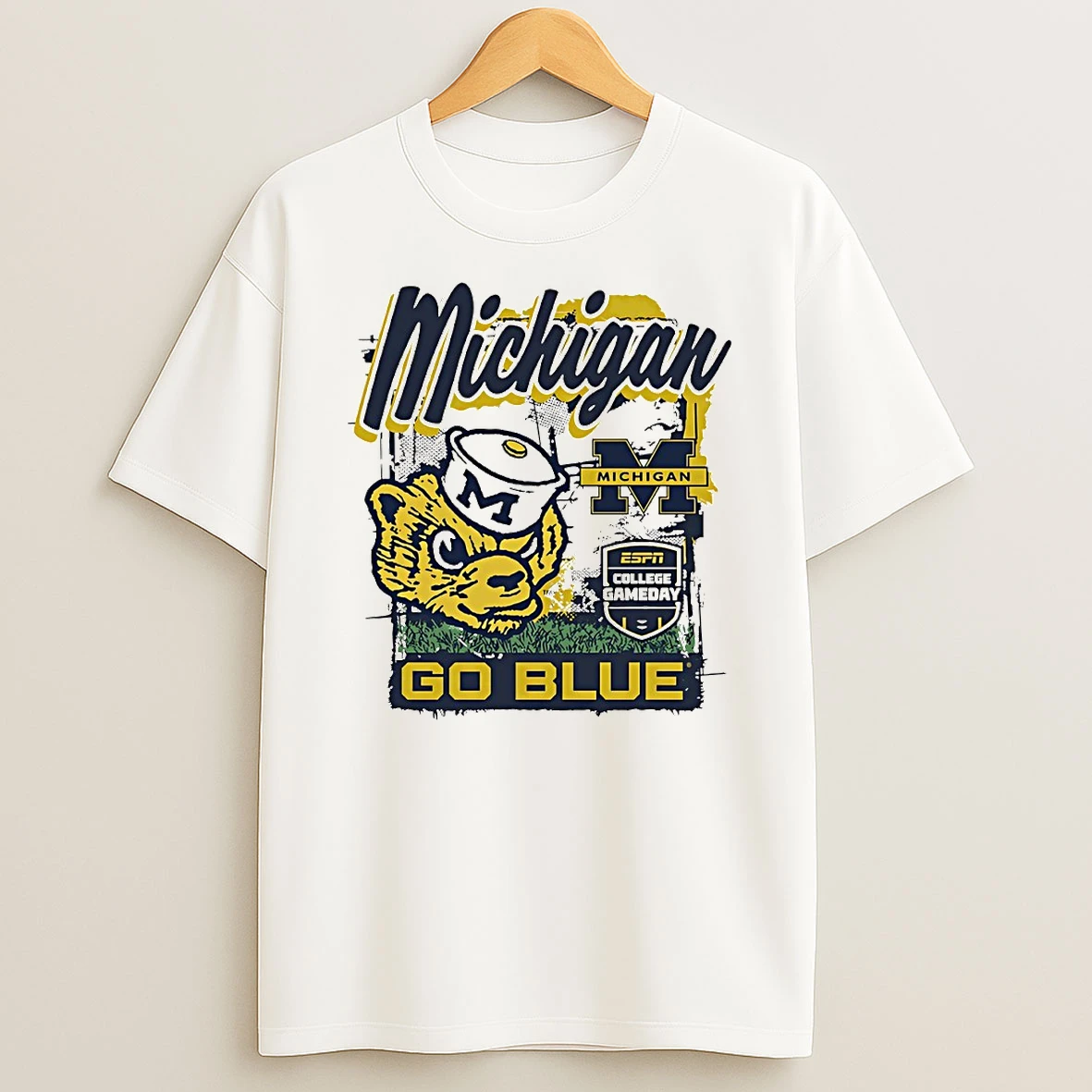 Michigan Wolverines College Gameday Go Blue Mascot Circle Tshirt Hoodie