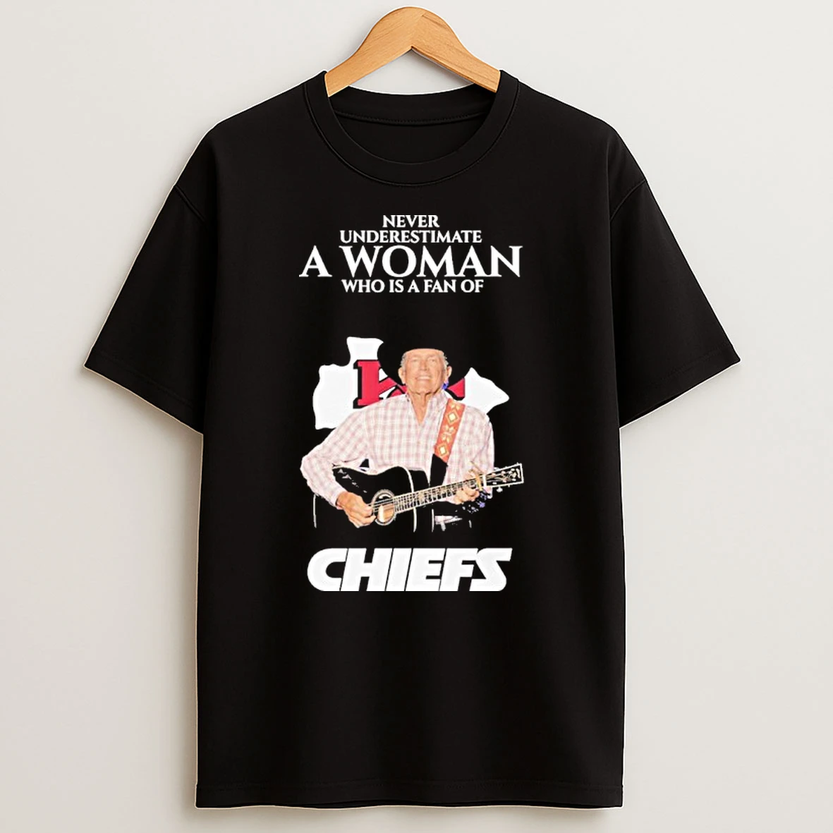 Never Underestimate A Woman Who Is A Fan Of Chiefs Tshirt Hoodie