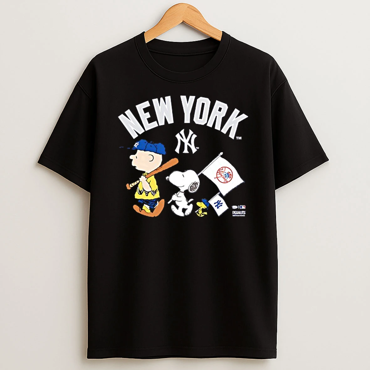 New York Yankees X Peanuts Flag Crossing Tshirt Hoodie