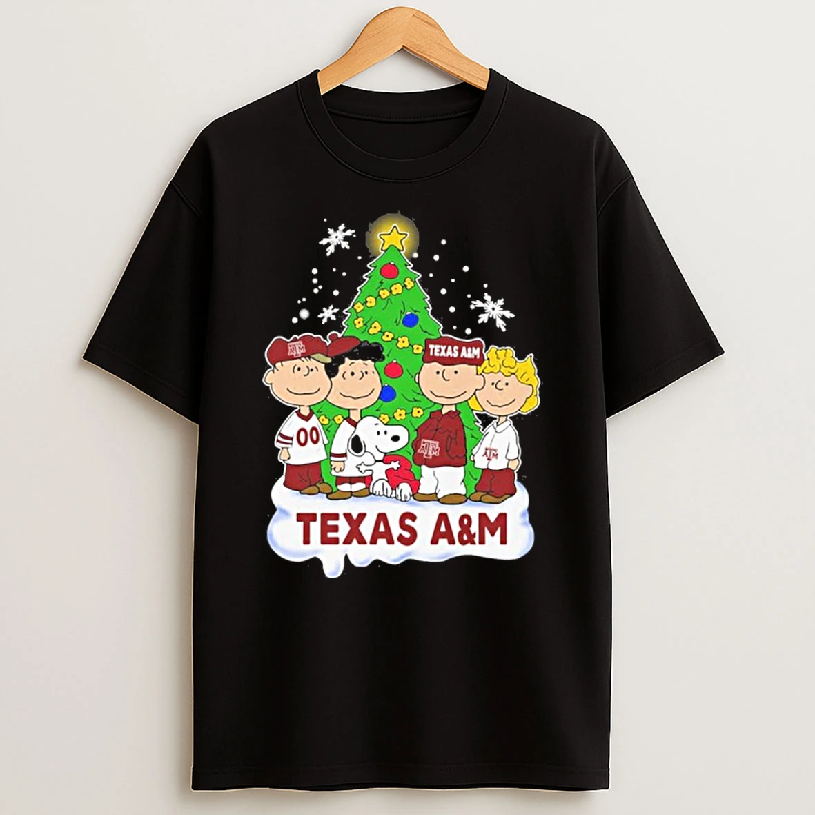 The Peanuts Texas Am Aggies Merry Christmas 2025 Tshirt Hoodie