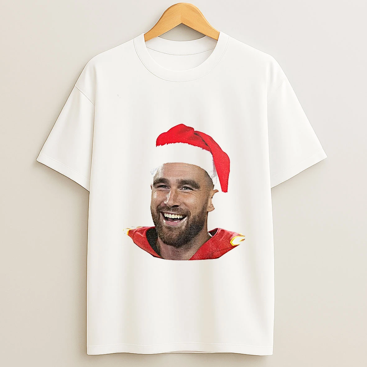 Travis Kelce Kansas City Chiefs Nfl Smiling Santa Hat Merry Christmas Tshirt Hoodie
