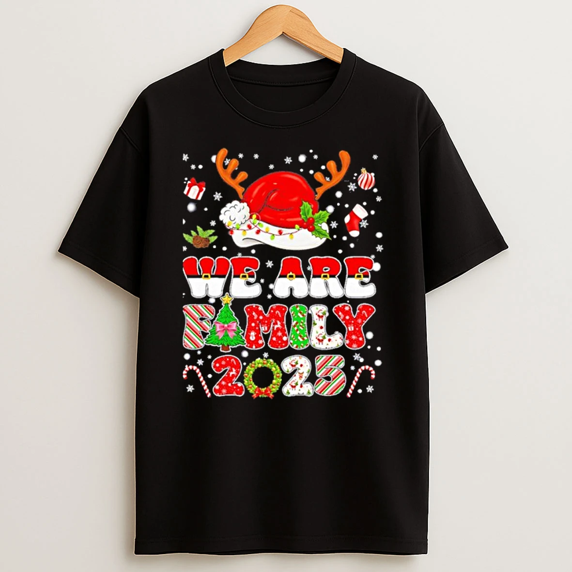 We Are Family 2025 Merry Christmas Tshirt Hoodie