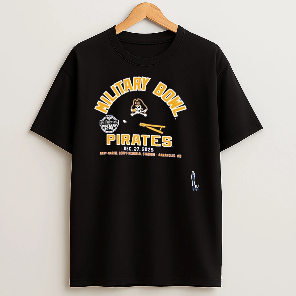 2025 Ecu Pirates Military Bowl Helmet T Shirt