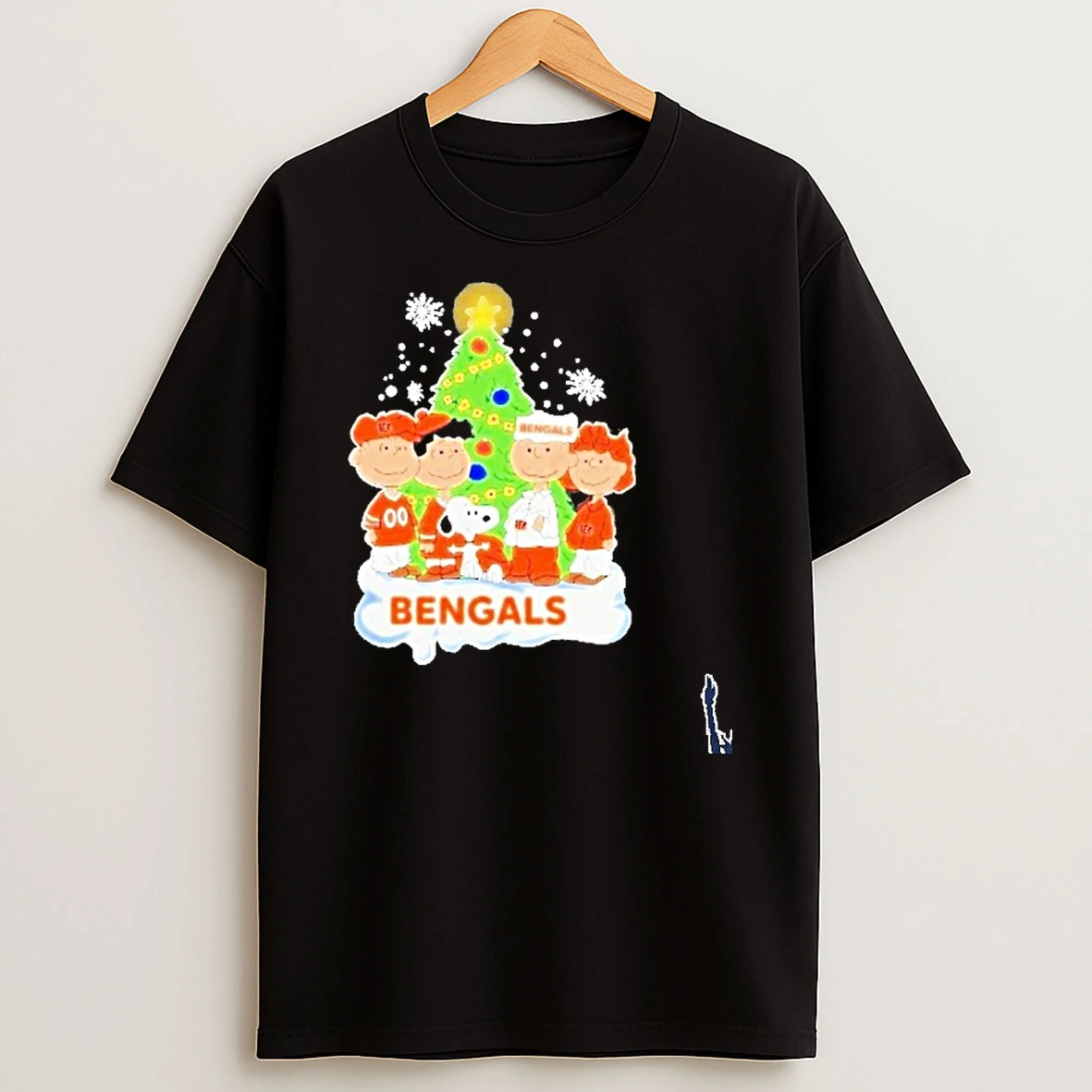 2025 Snoopy The Peanuts Cincinnati Bengals Christmas T Shirt