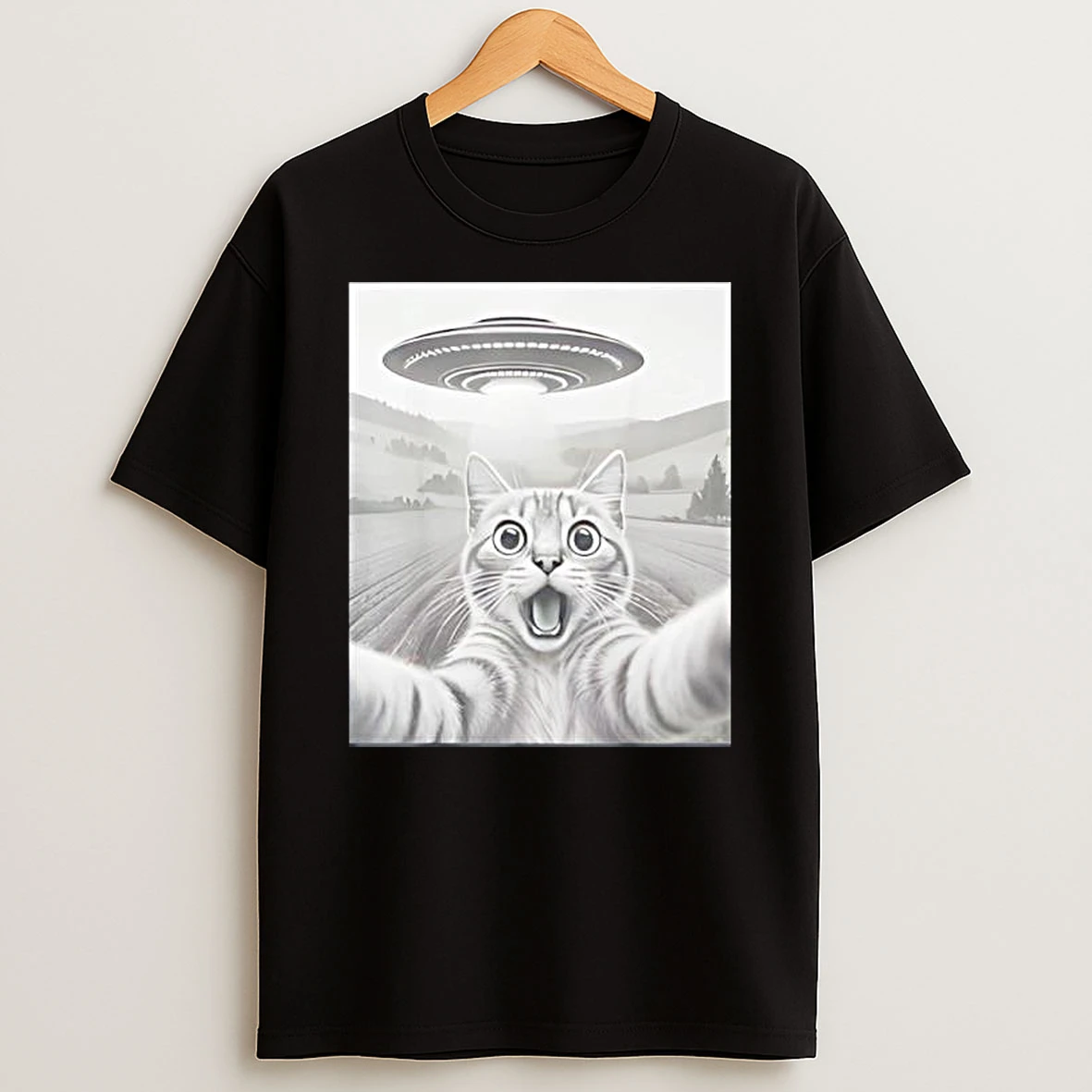 Cat Selfie With Alien Ufo Funny Cat Gifts T Shirt