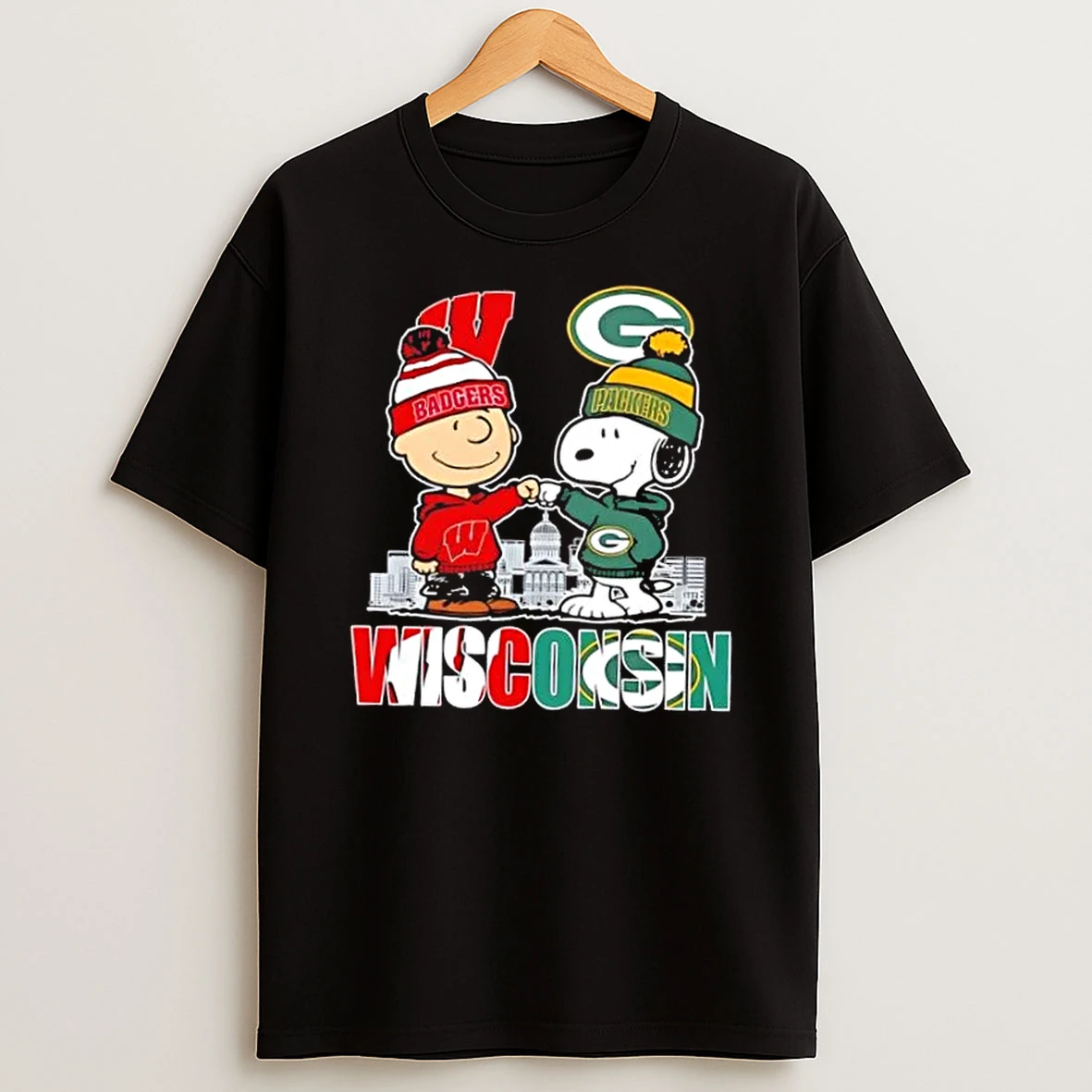 Charlie Brown And Snoopy Wisconsin City Sports Badgers X Green Bay Packers Skyline T Shirt