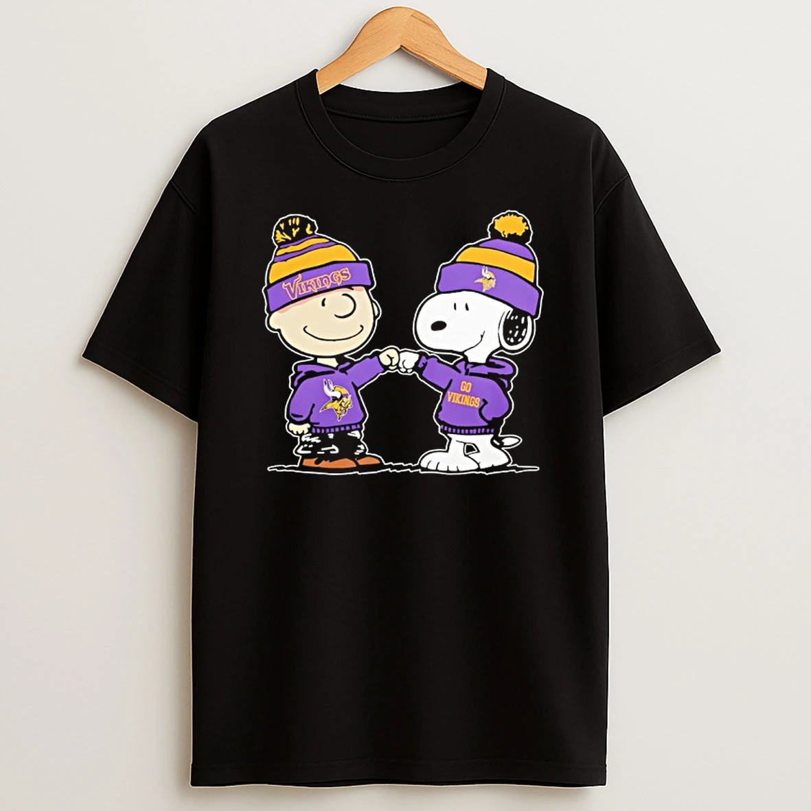 Charlie Brown And Snoopy Of Peanuts With Minnesota Vikings Outfit T Shirt