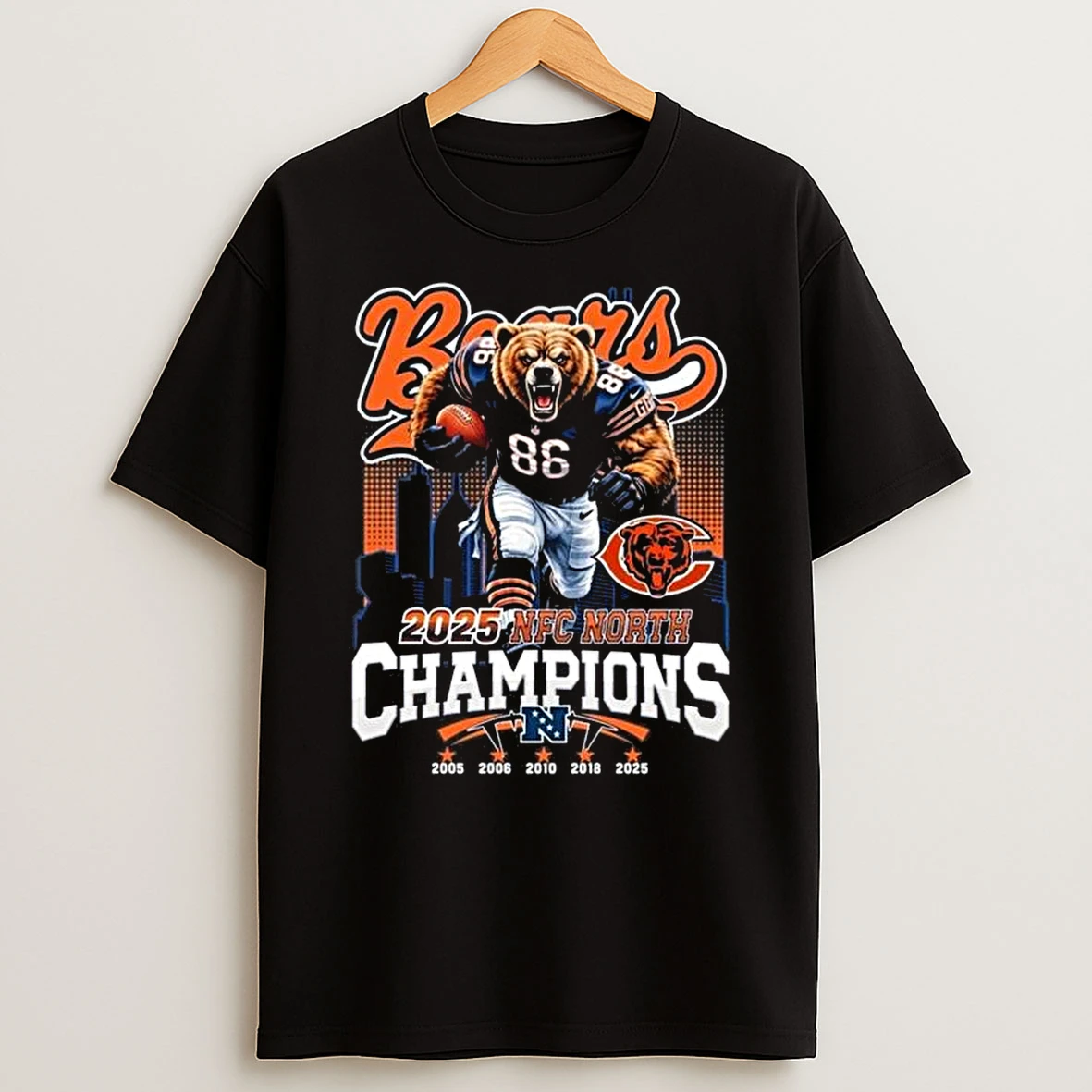 Chicago Bears 2025 Nfc North Champions Mascot Skyline T Shirt