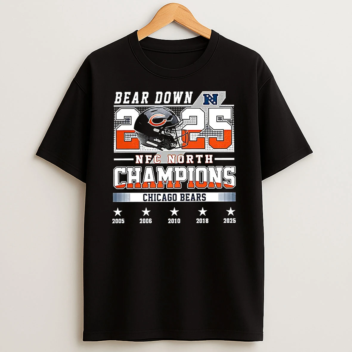 Chicago Bears 2025 Nfc North Division Champions Conquer Helmet T Shirt
