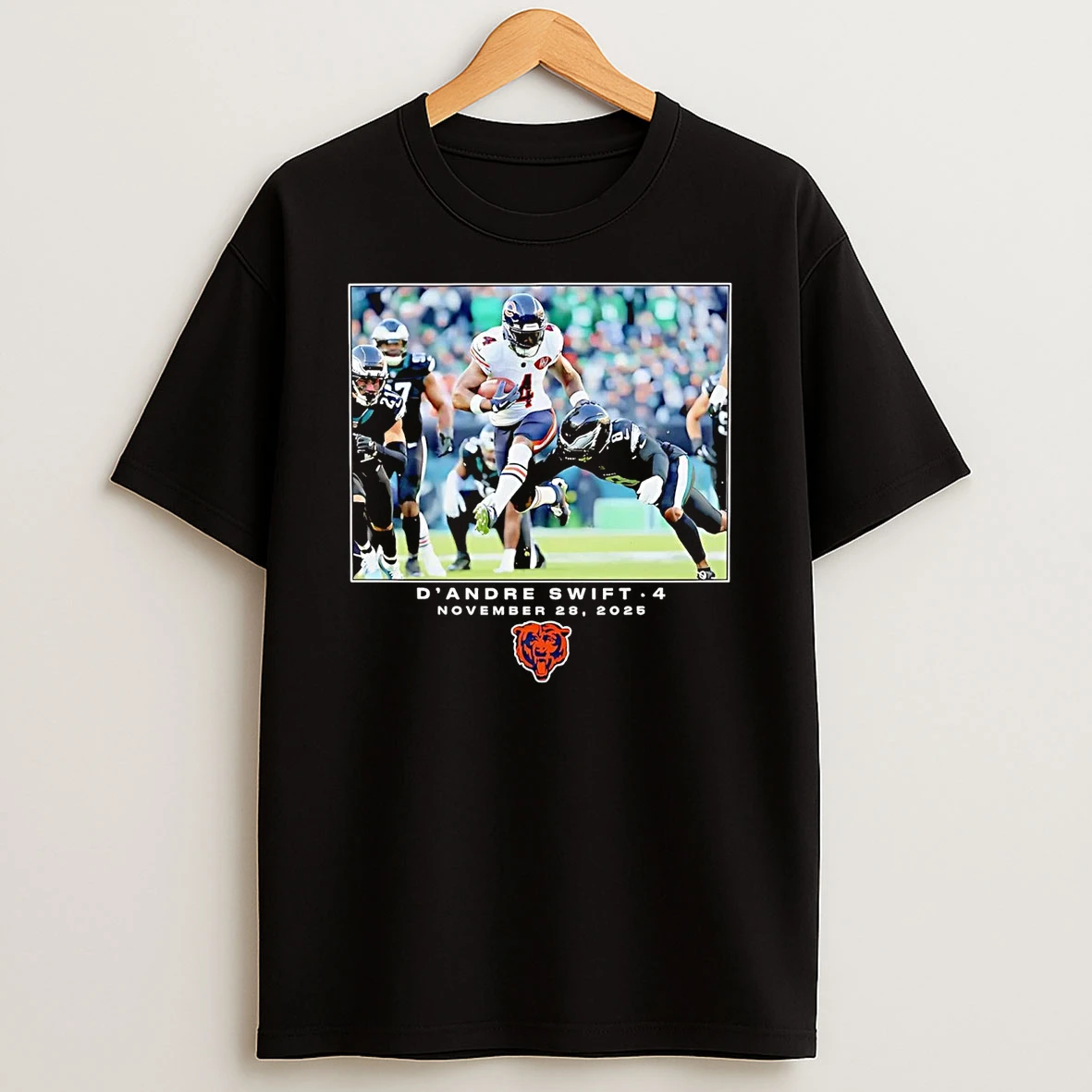 Dandre Swift Features Photo 2025 Chicago Bears T Shirt