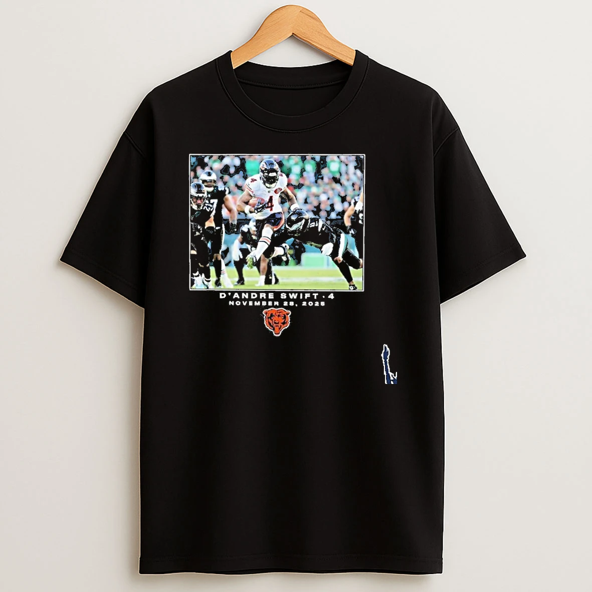 Dandre Swift Black Chicago Bears Nfl 28 2025 Logo T Shirt