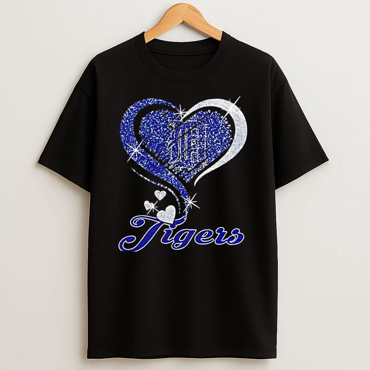 Detroit Tigers Baseball In Glitter Heart Fans T Shirt
