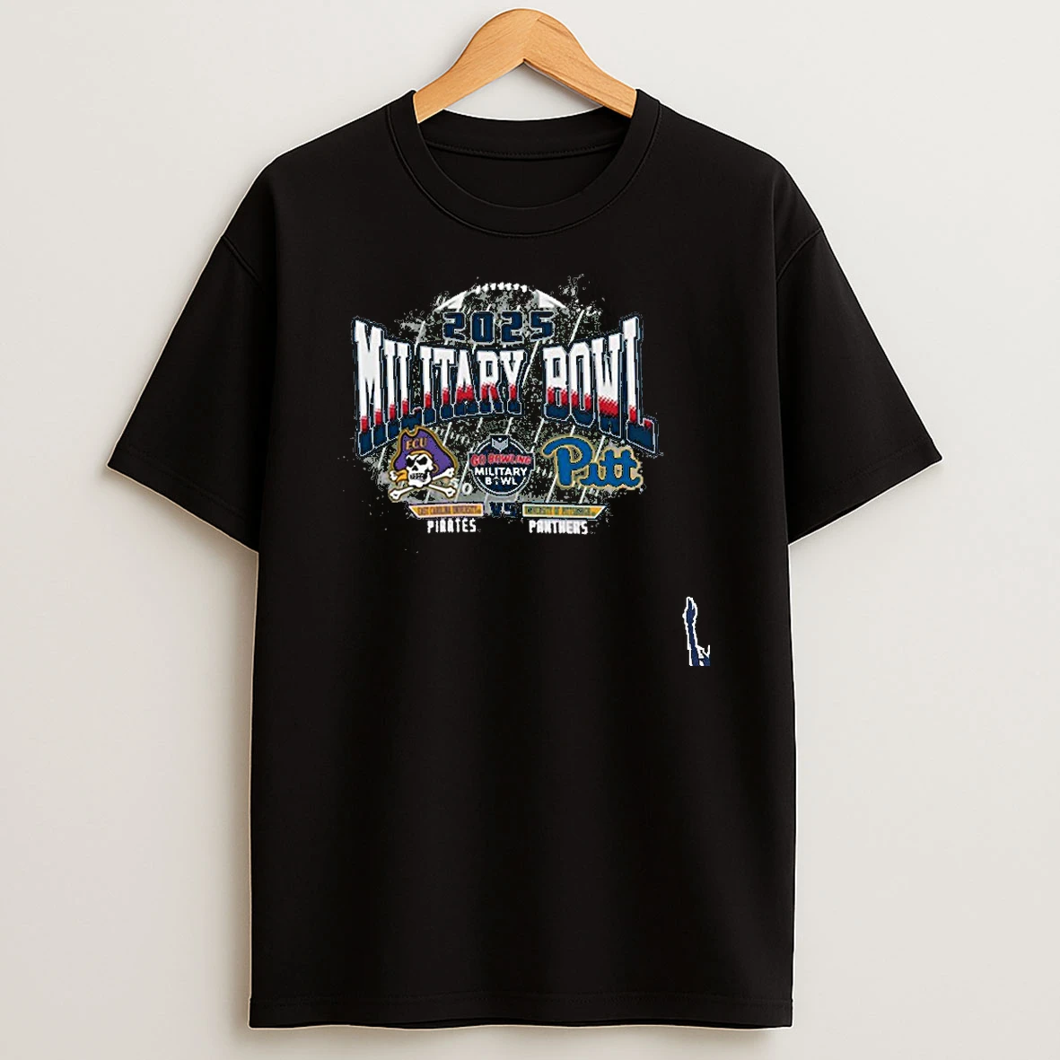 Ecu Vs Pitt 2025 Military Bowl Dueling Helmets T Shirt