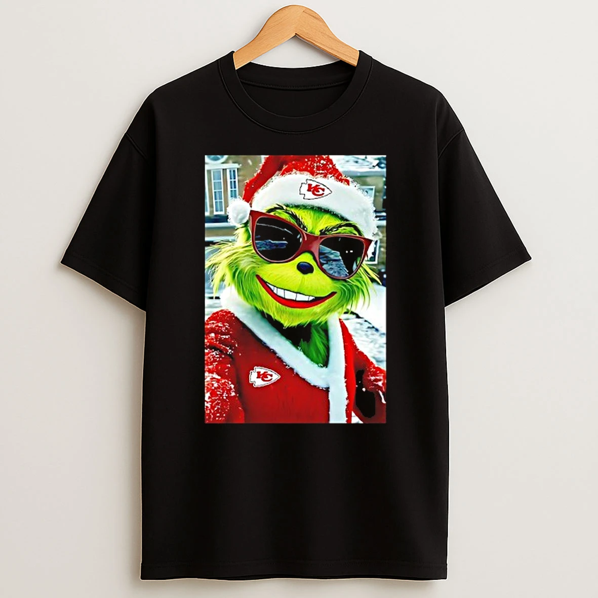 Feeling Grinchy Kansas City Chiefs Grinch Selfie T Shirt
