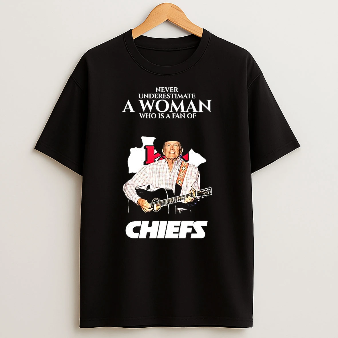 George Never Underestimate A Woman Who Is A Fan Of Kansas City Chiefs T Shirt