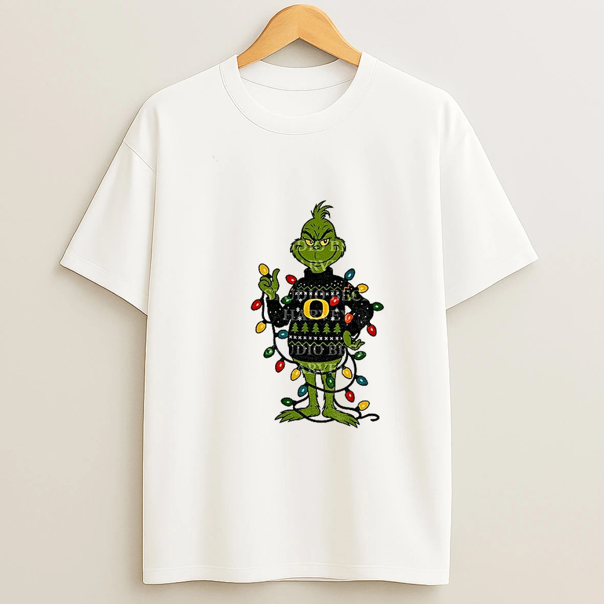 Grinch Santa Hat Oregon Ducks Football Christmas 2025 T Shirt