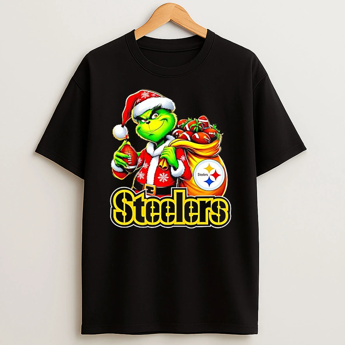 Grinch Holding Pittsburgh Steelers Grinchmas T Shirt