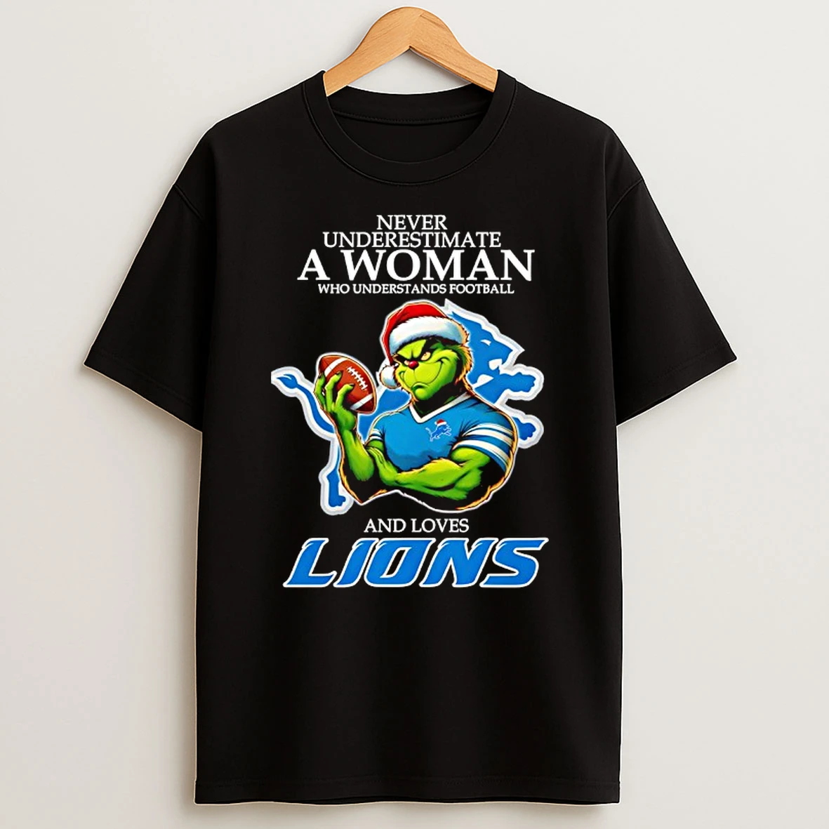 Grinch X Detroit Lions Never Underestimate A Woman Who Understands Football And Loves Detroit Lions T Shirt