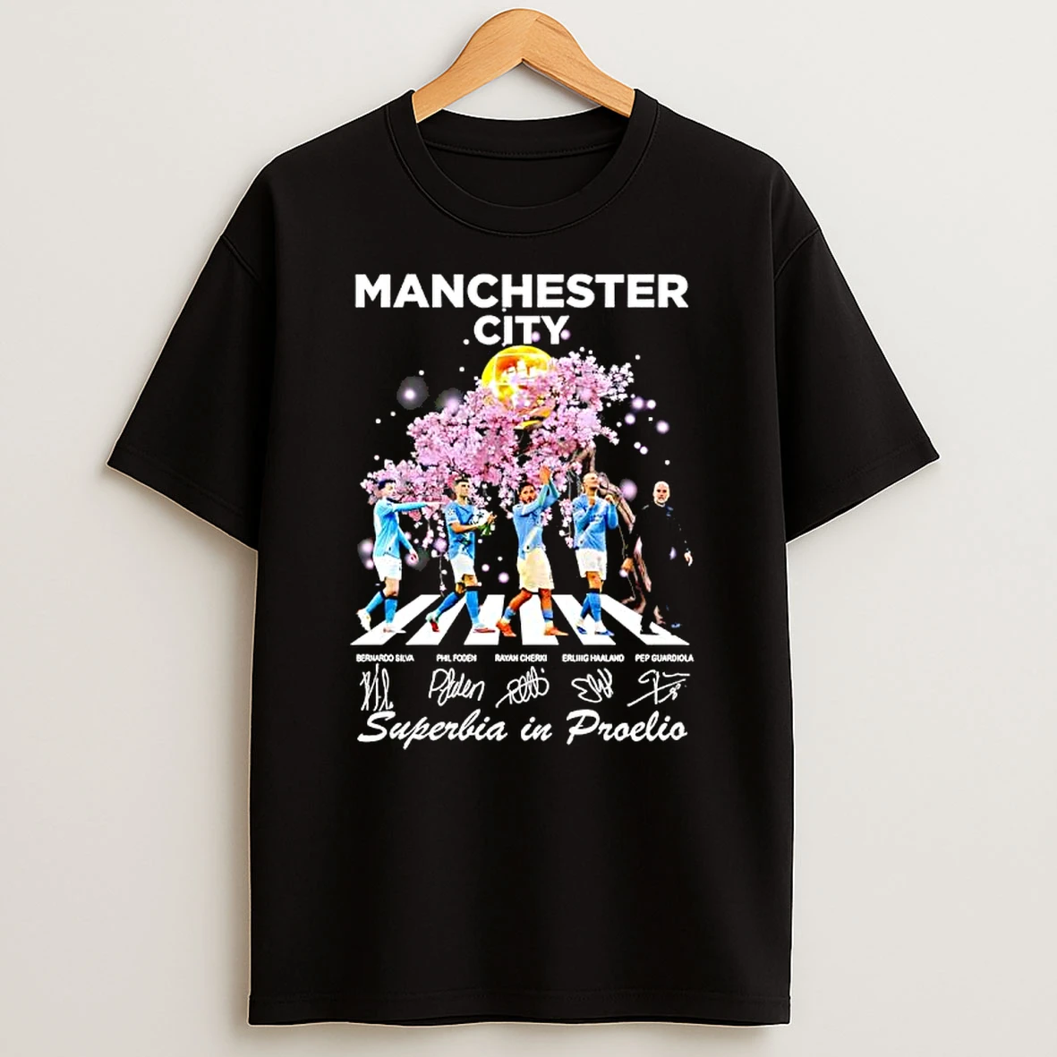 Manchester City Fc Plen Superbia In Proelio Signatures T Shirt