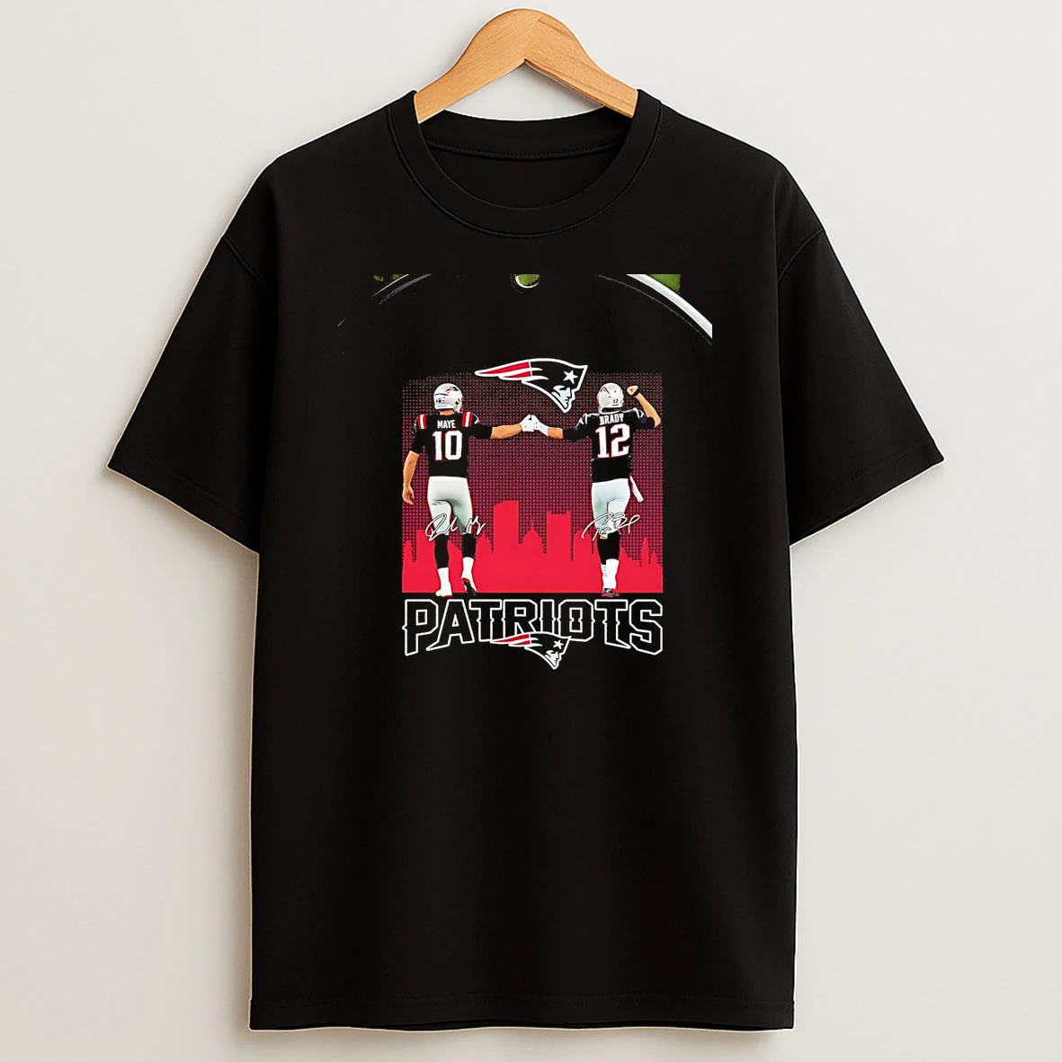 Maye And Brady Fist Bump Patriots Signatures Christmas Chriast T Shirt