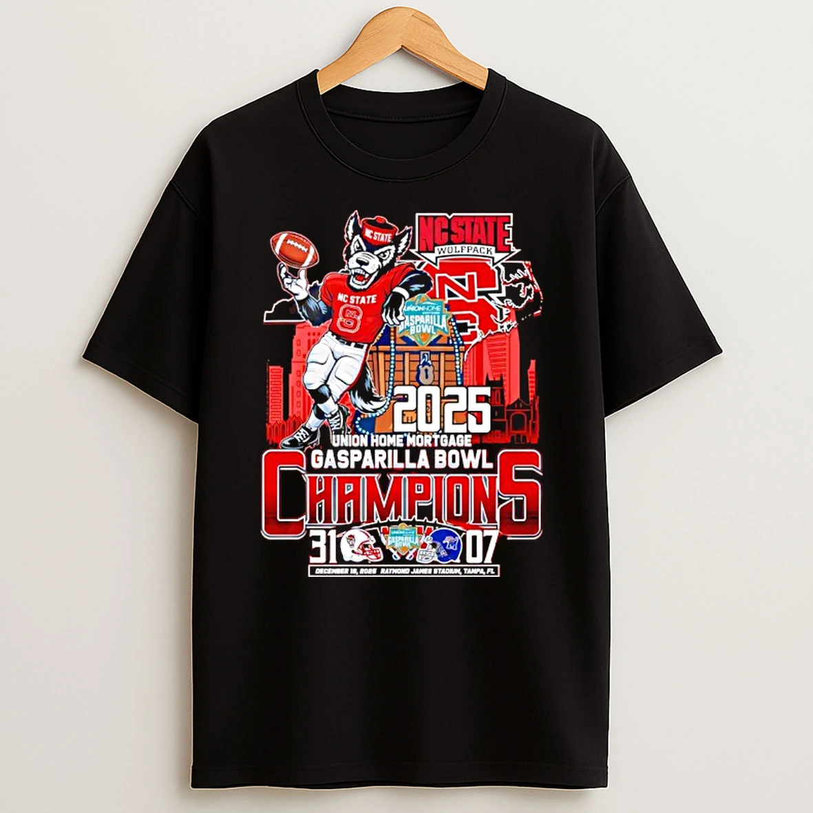 Nc State Wolfpack Gasparilla Bowl 2025 Champions Celebrating T Shirt