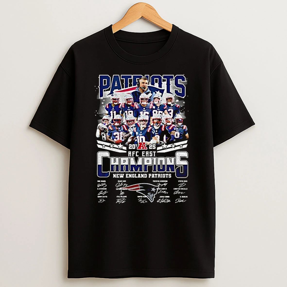 New England Patriots Afc East Champions 2025 Football Signatures T Shirt
