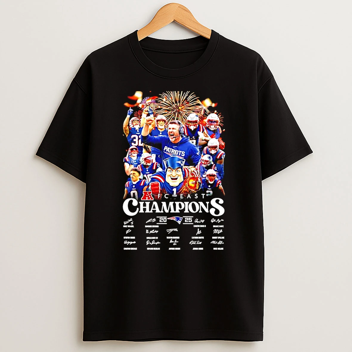 New England Patriots Afc East Division Champions 2025 All Team Signatures T Shirt