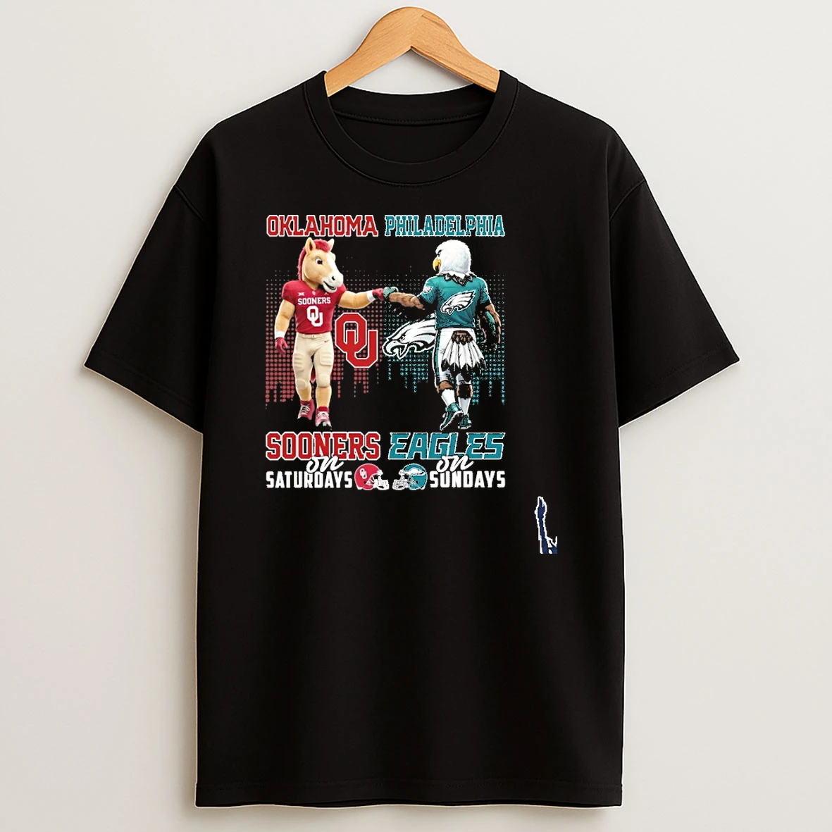 Oklahoma Sooners And Philadelphia Eagles Mascot On Saturdays And On Sundays T Shirt