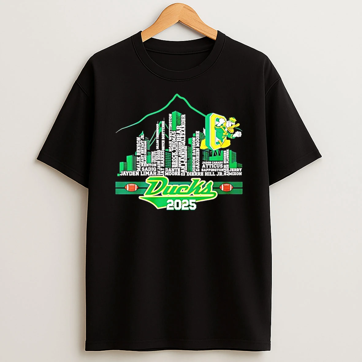 Oregon Ducks 2025 Player Names City Skyline T Shirt
