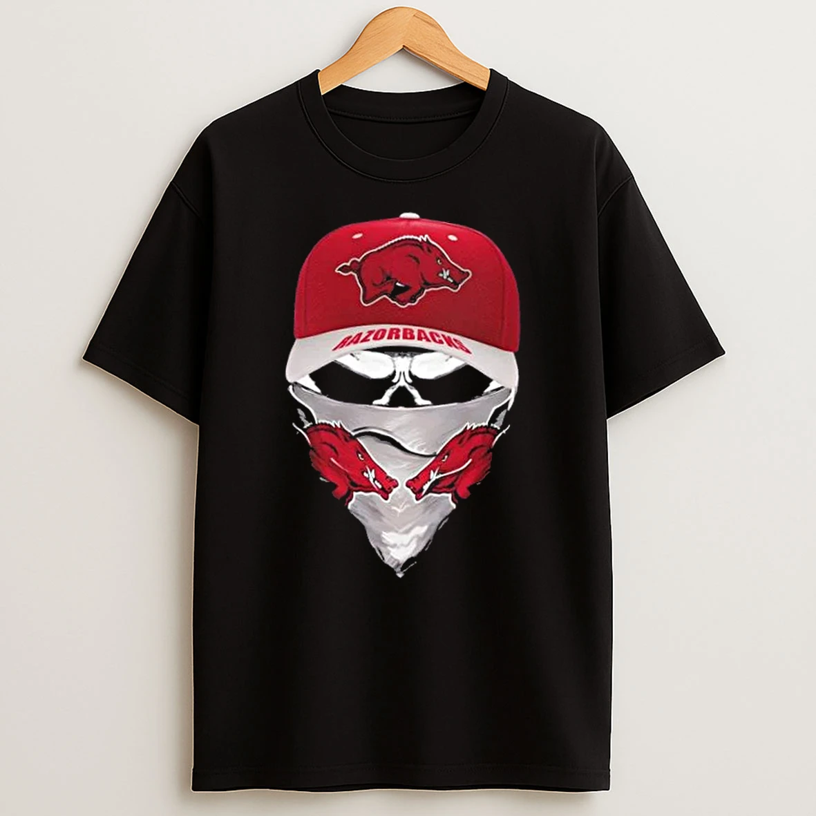 Outlaw Skull Gang Wearing A Cap X Arkansas Razorbacks T Shirt