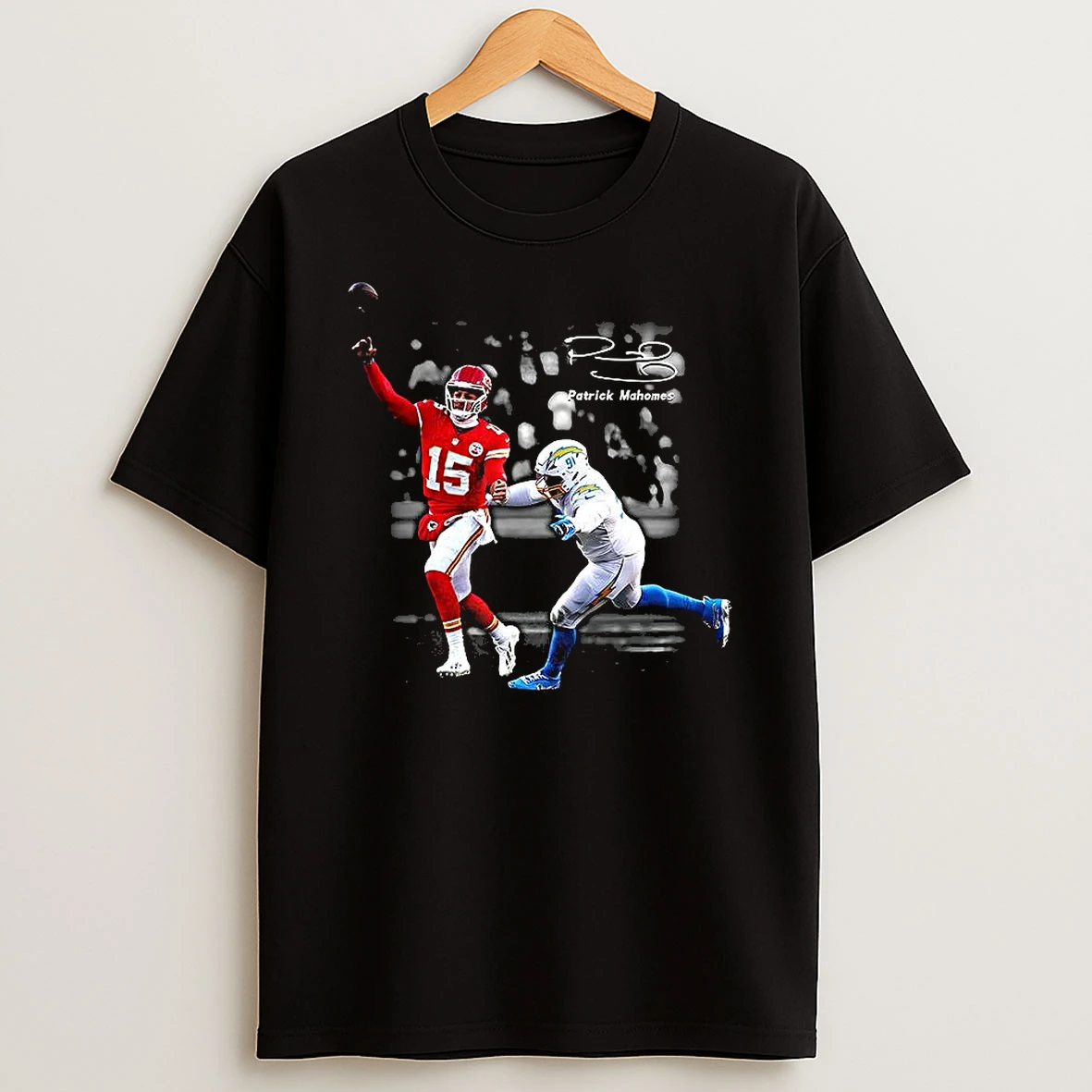 Patrick Mahomes Kansas City Chiefs Football 2025 Throw The Ball Signature T Shirt