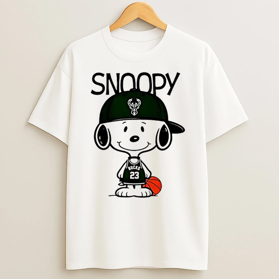 Peanut Game Snoopy In Milwaukee Bucks T Shirt