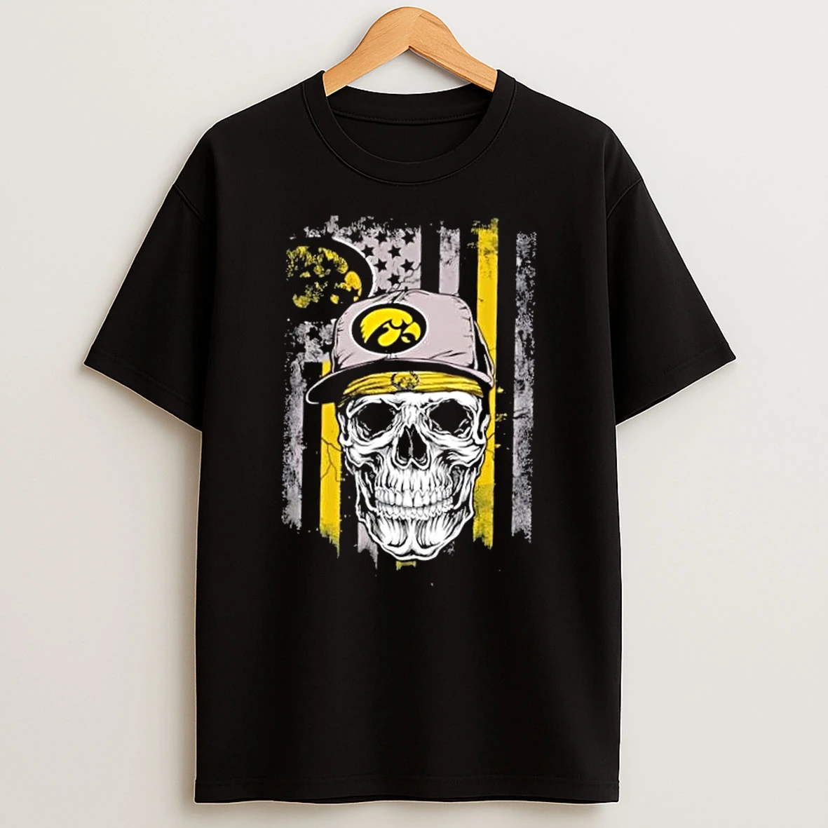 Skull Wearing A Cap Iowa Hawkeyes Us Flag T Shirt