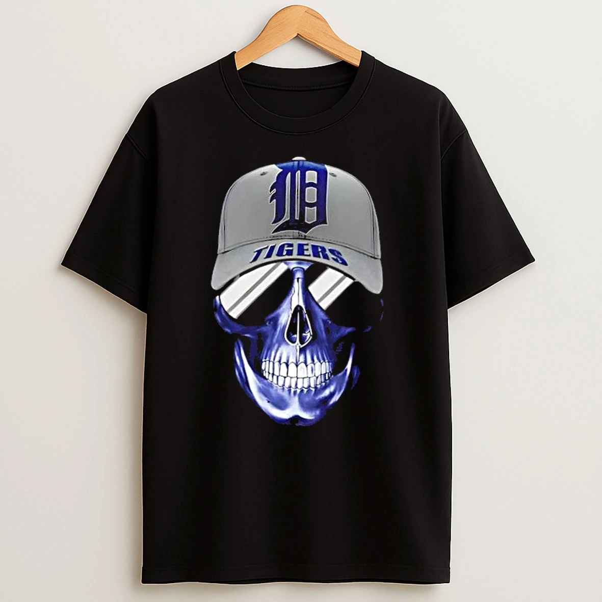 Skull Wearing A Cap Detroit Tigers And Smiling With Fans T Shirt