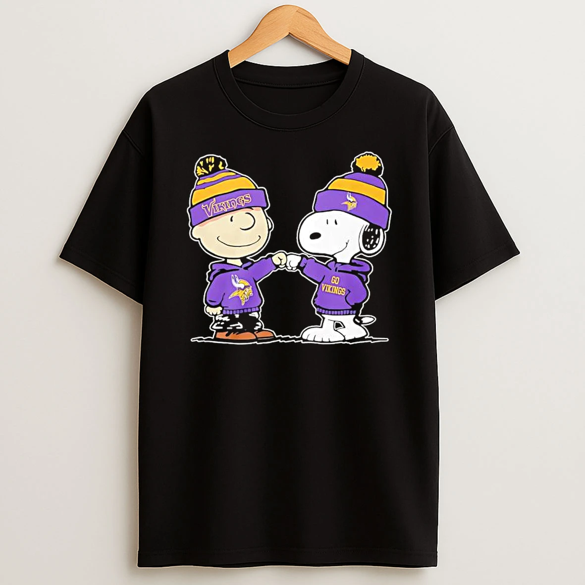 Snoopy And Charlie Brown Minnesota Vikings Apparel T Shirt