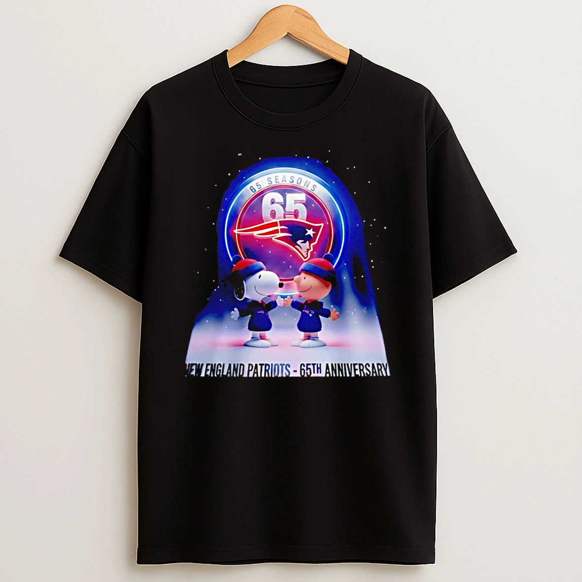 Snoopy And Charlie Brown New England Patriots 65th Anniversary 1960 2025 T Shirt