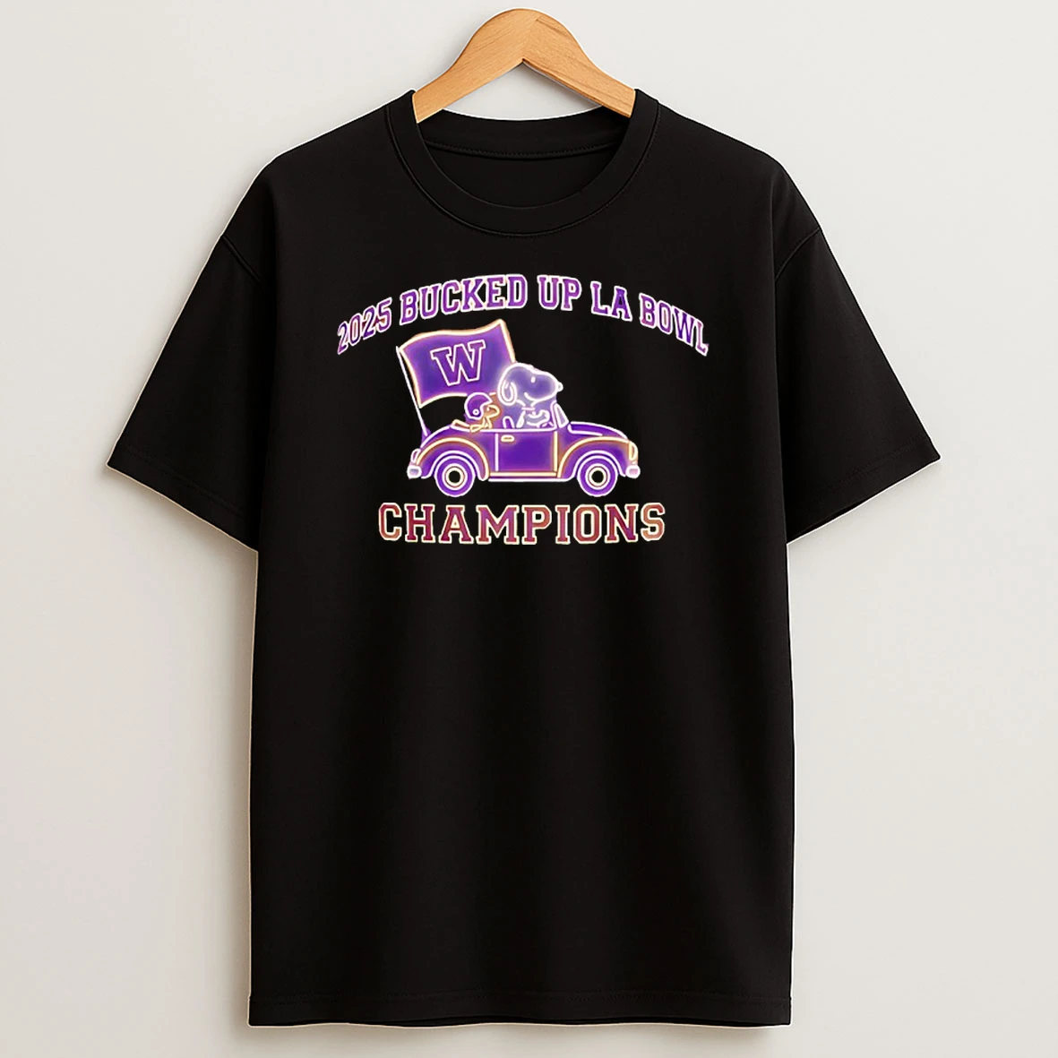 Snoopy And Woodstock Washington Huskies Football 2025 Bucked Up La Bowl Champions T Shirt