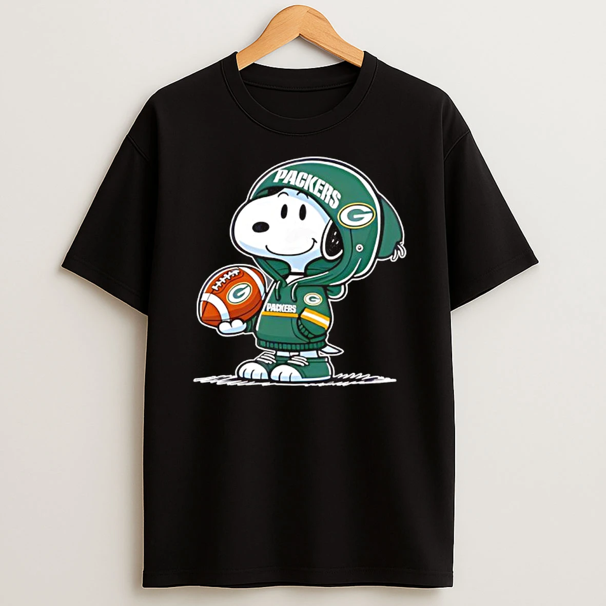 Snoopy Wears Green Bay Packers Football T Shirt