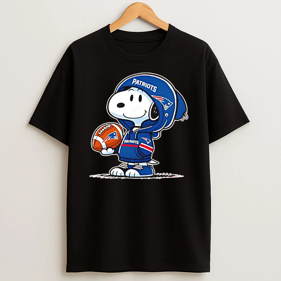 Snoopy Wears New England Patriots Football T Shirt