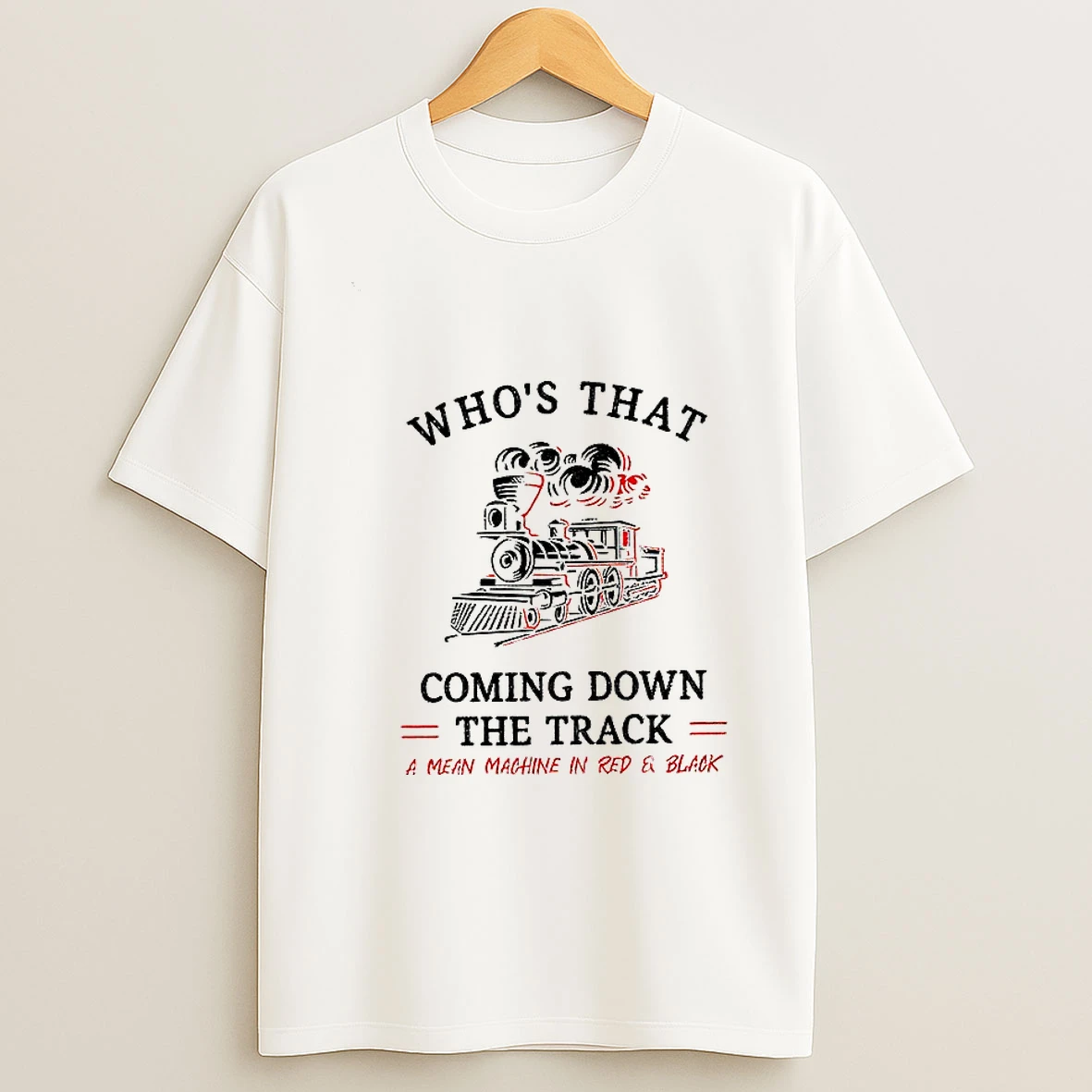 The Dawgs Georgia Whos That Coming Down The Track A Mean Machine In Red Black T Shirt