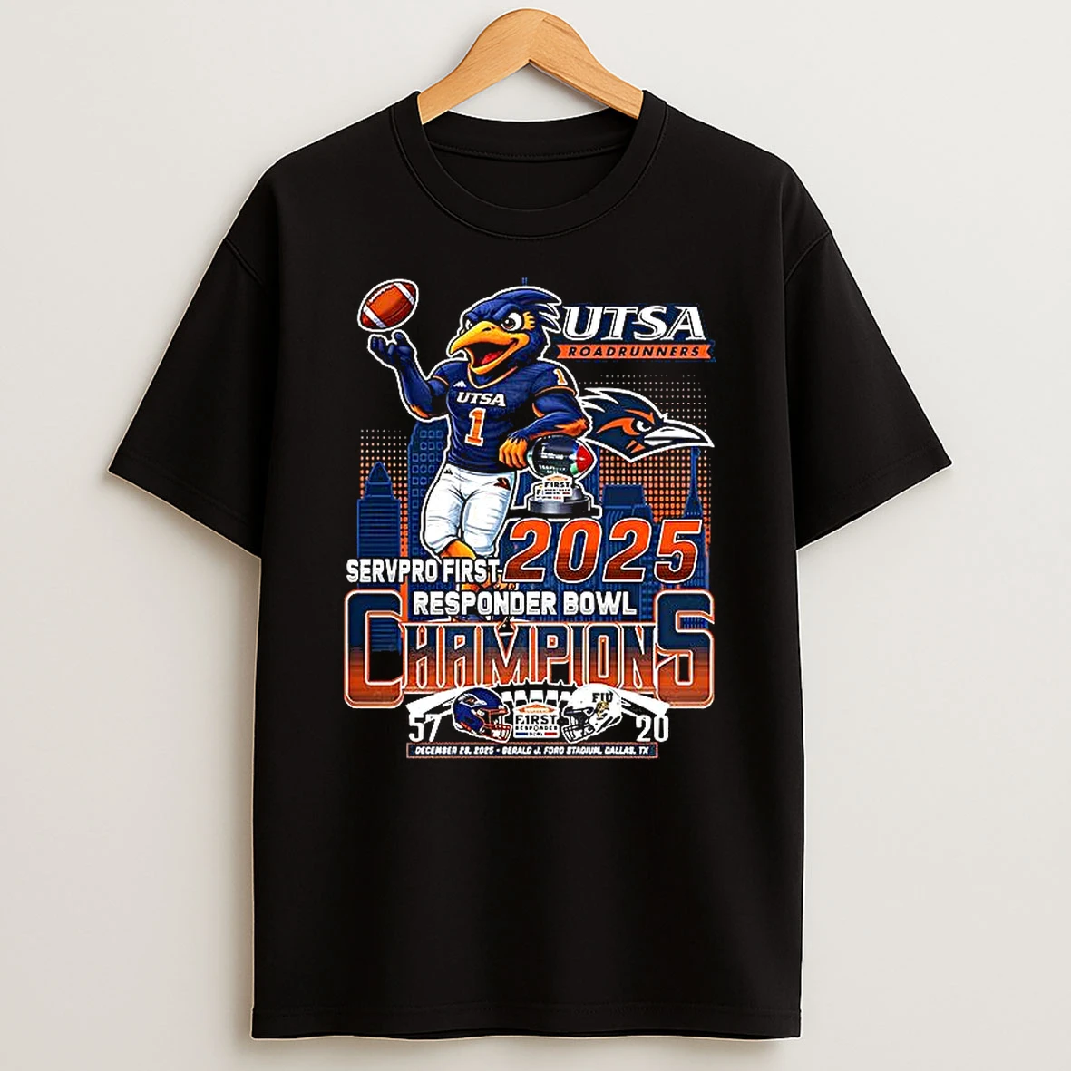 Utsa Roadrunners Servpro First Responder Bowl 2025 Trophy Mascot Skyline Final Score T Shirt