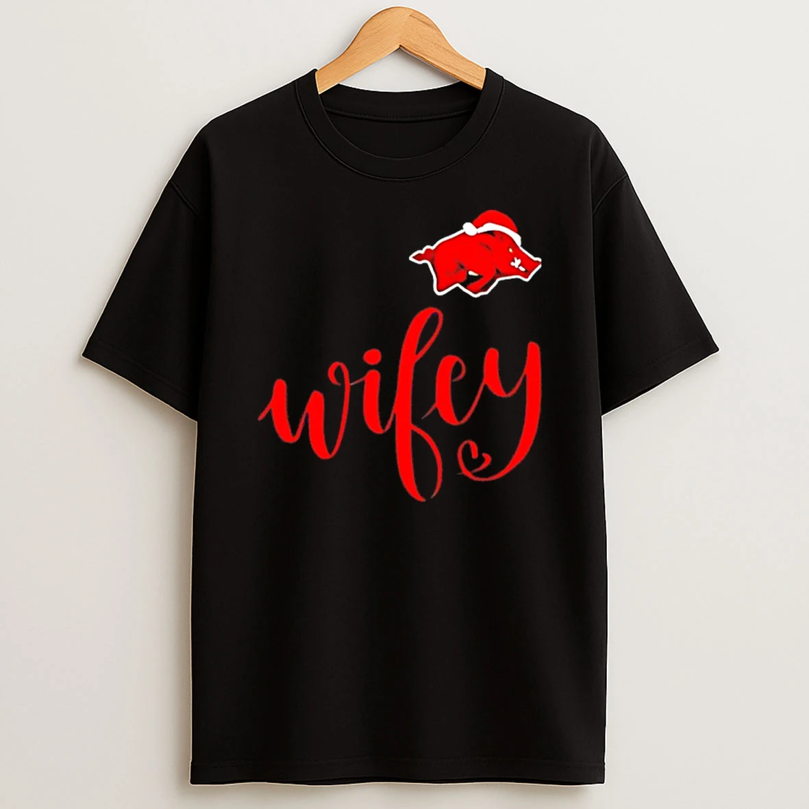 Wifey Arkansas Razorbacks Santa Hat Merry Christmas T Shirt