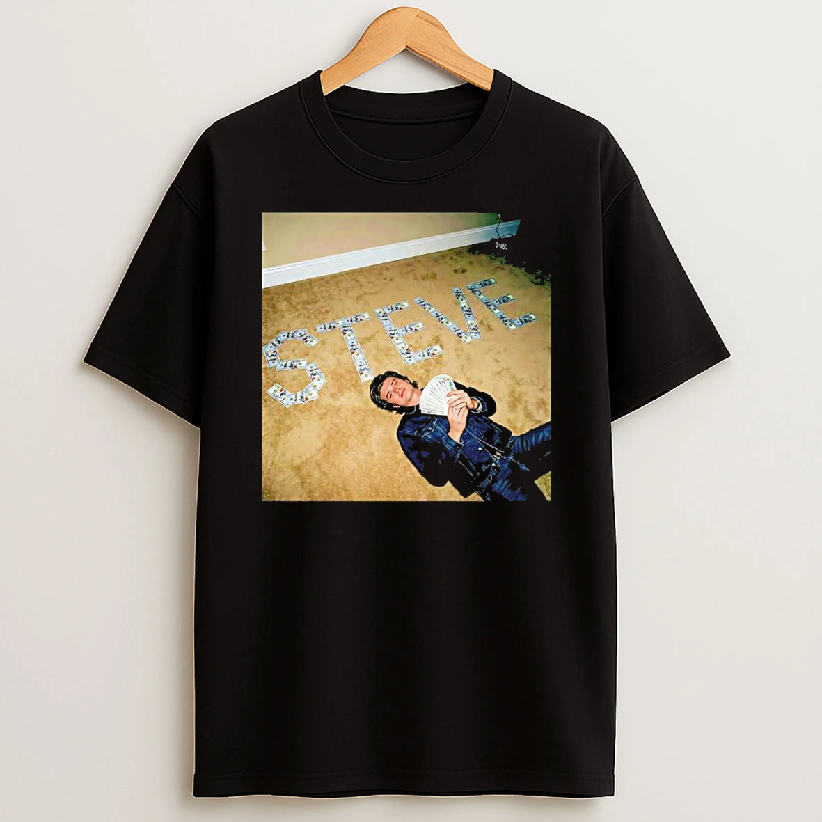 Vflippa Clickoneshirt 20251224_134513 36_joe Keery Stranger Things Steve Stacks With Money T Shirt