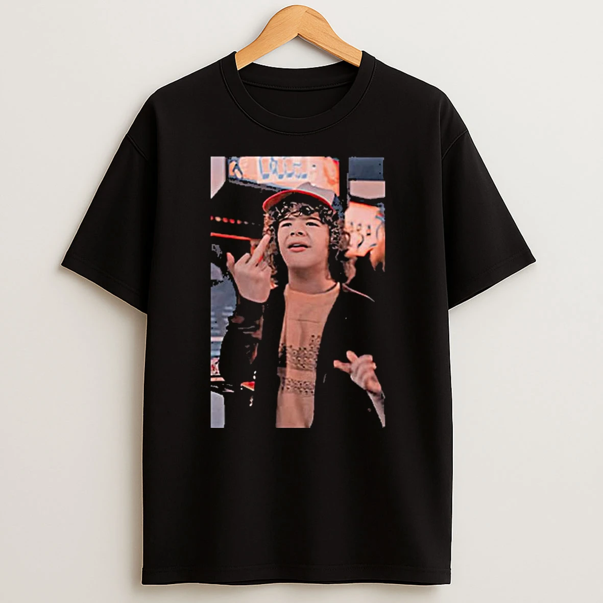 Vflippa Legendusashirt 20251217_115348 55_dustin Henderson Stranger Things Middle Finger T Shirt